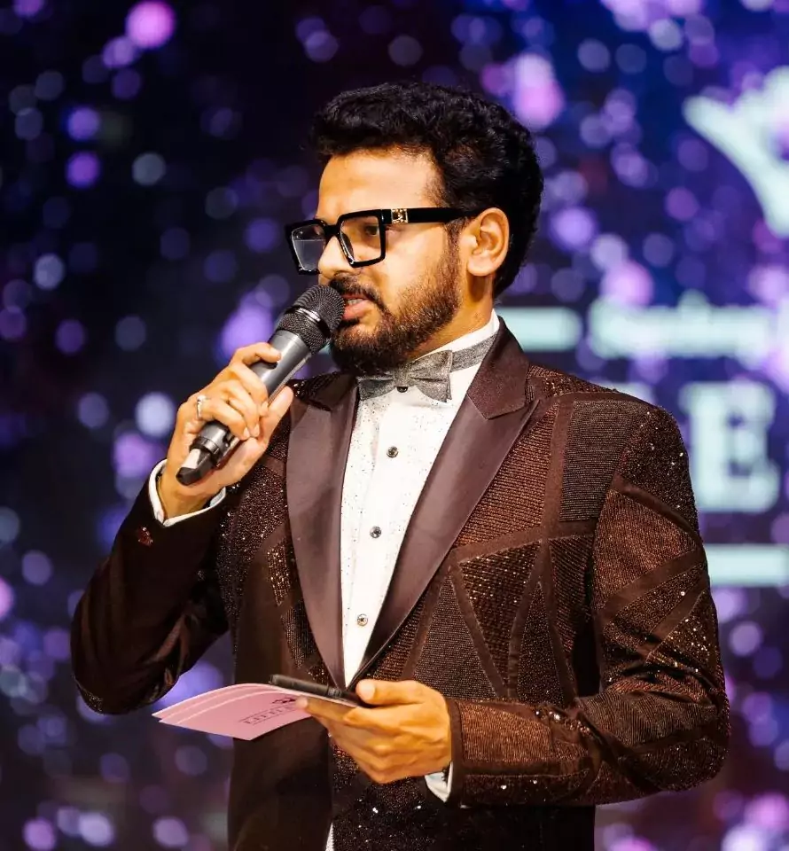 Anchor Nitish Kamdar