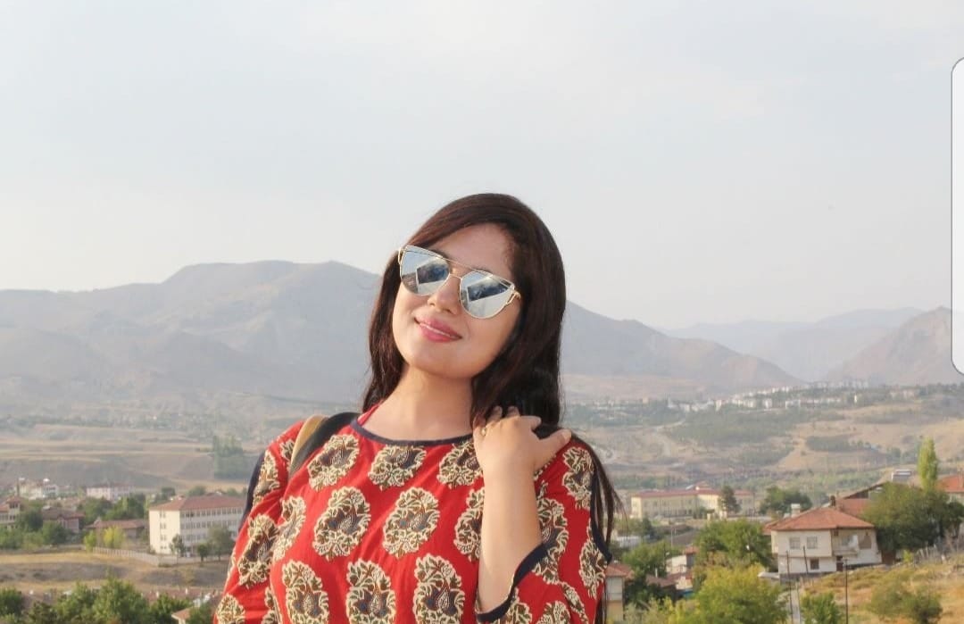 Khushbu Kapoor 
