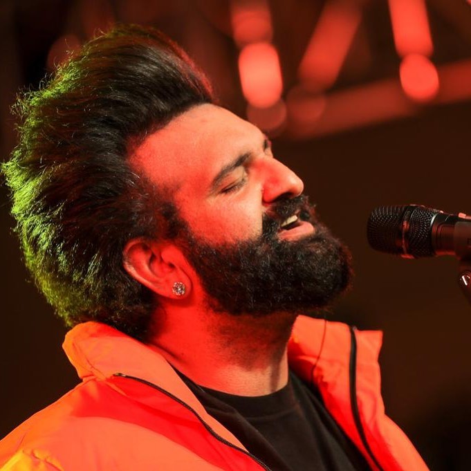 Navraj  Hans