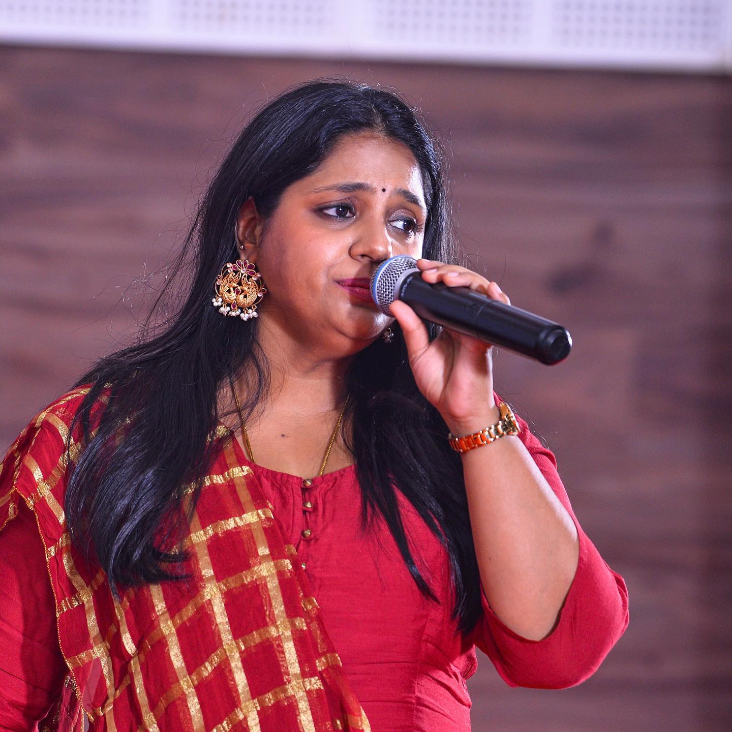Saindhavi Singer