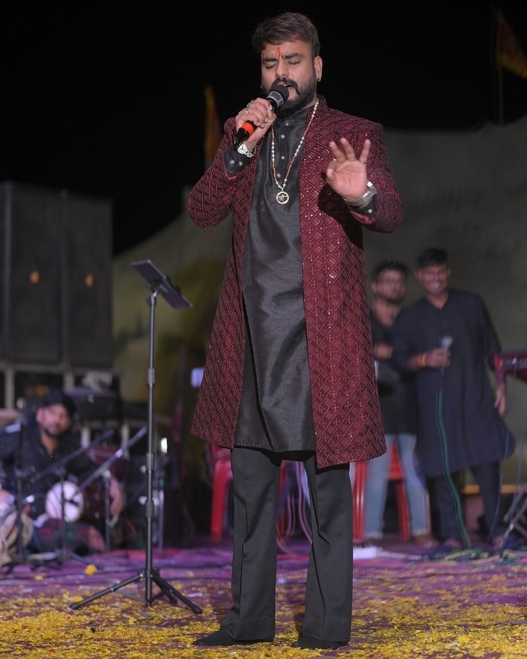 Qurbat  Band