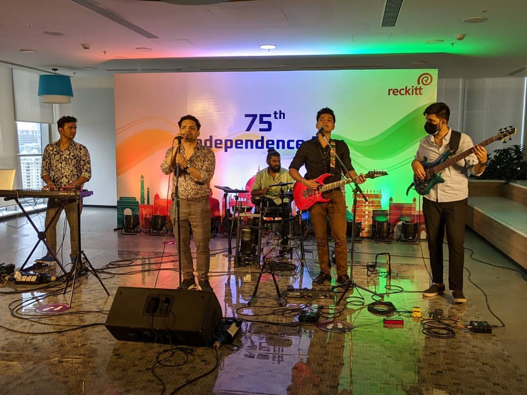 Aatish Band