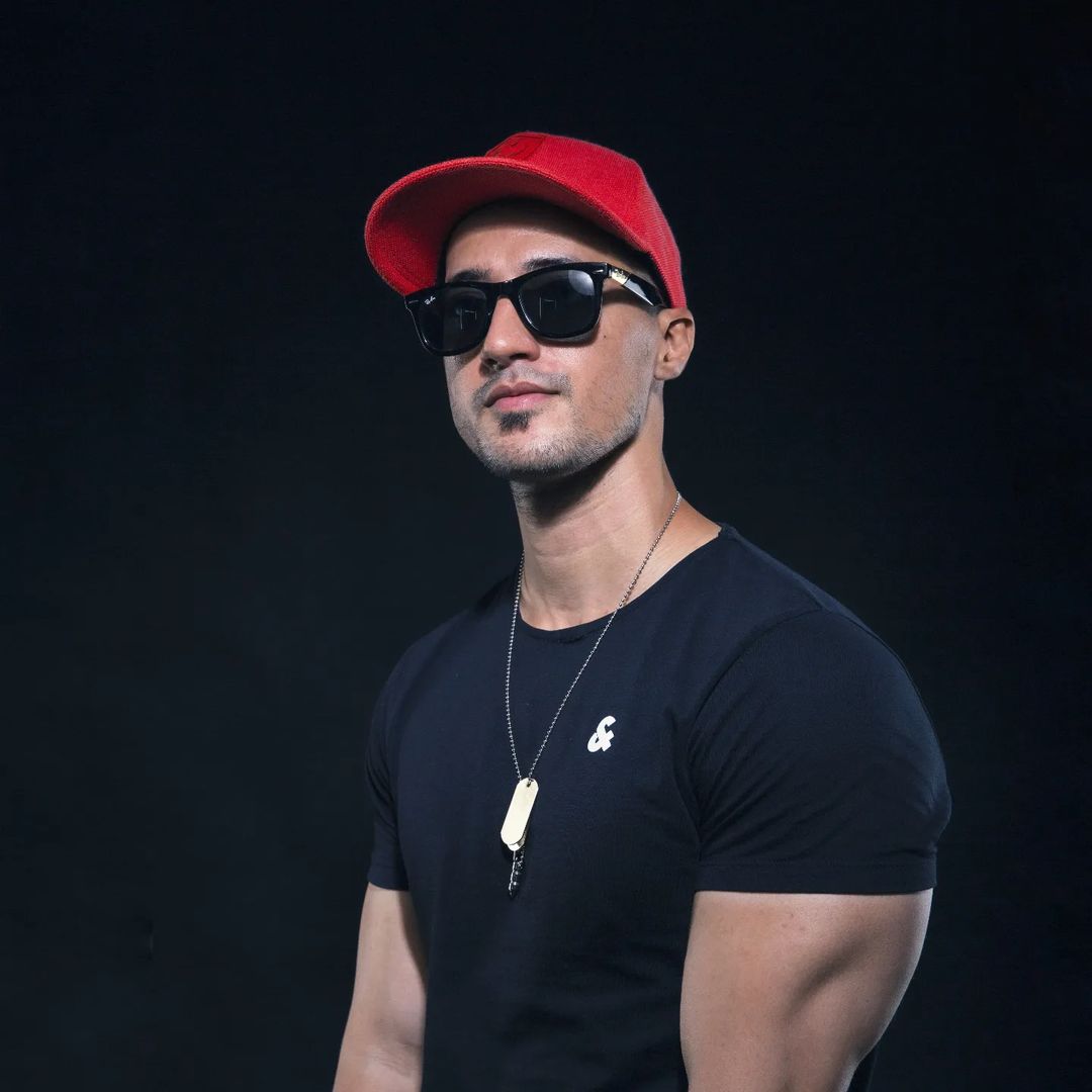 Dj Aroone