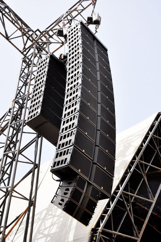 Scaffolding, Mozo barricading, Stage on rent for concerts, events, live shows