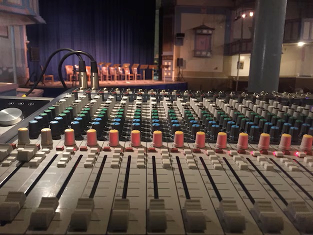 Stage Setup and Infrastructure That Suits the Script