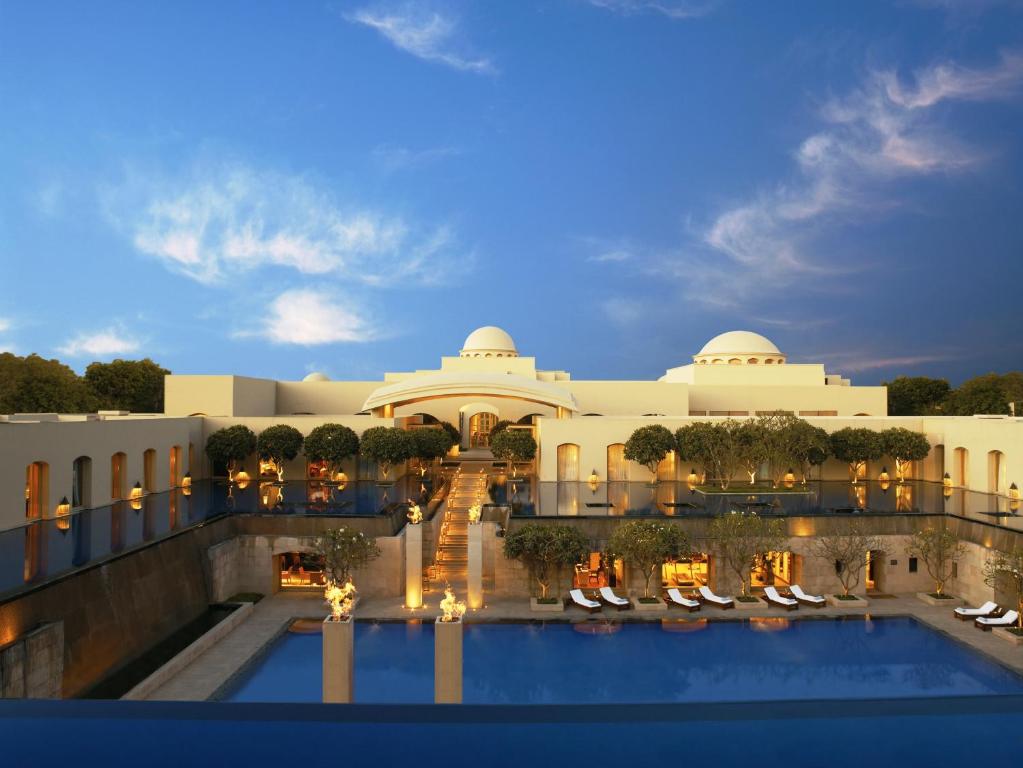 Trident Hotel