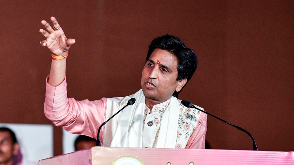 kumar vishwas