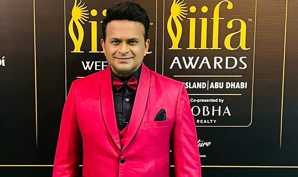 Book Event Hosts in India

